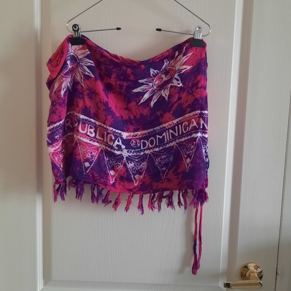 Tie Dye Dominican Republic Sarong Wrap - Picture 3 of 9